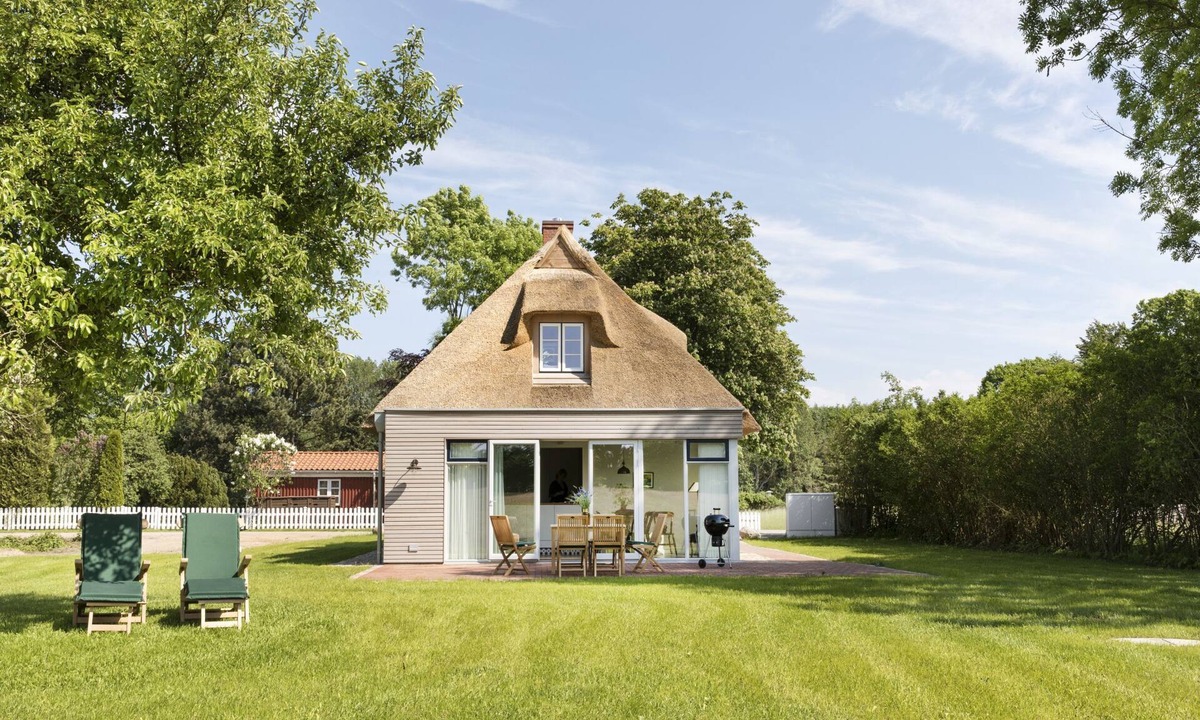 Holzdorf House | Gem under thatch with stove and sauna