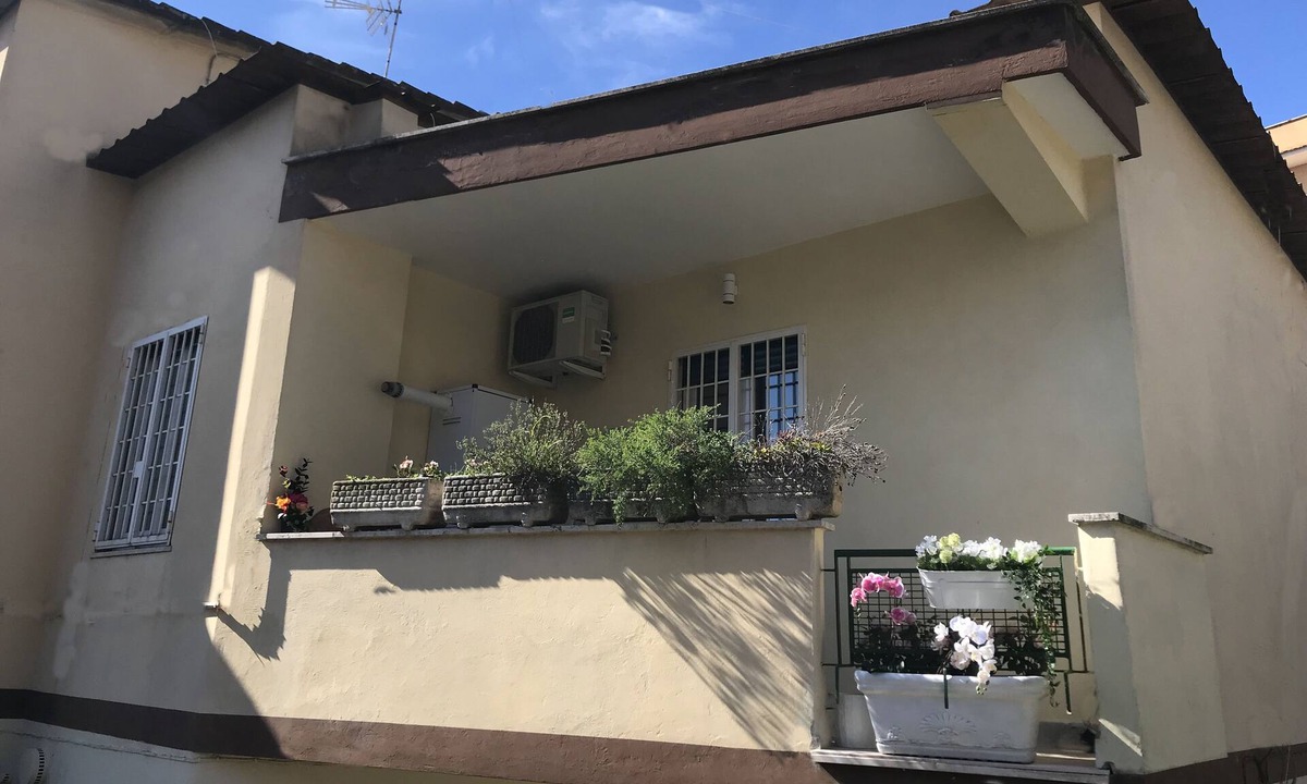 Suburbio XI della Vittoria Apartment | GEMELLI via PARATO bright and quiet attic