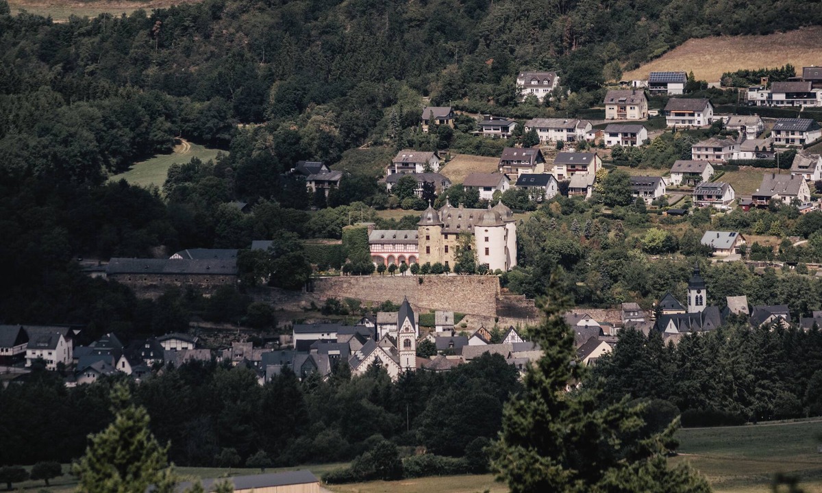 Gemuenden Other | Gemünden Castle with pool. Paradise for hikers!