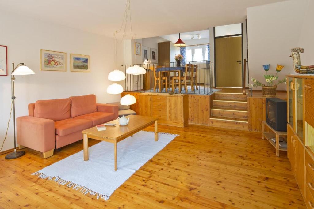 Scheid House | Gemutliche 93m2Fewo mit 2 Schlafzimmern und seitlichem Seeblick vom Balkon