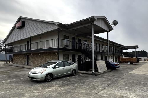 Chickamauga Hotel | General Bragg Inn & Suites Chickamauga