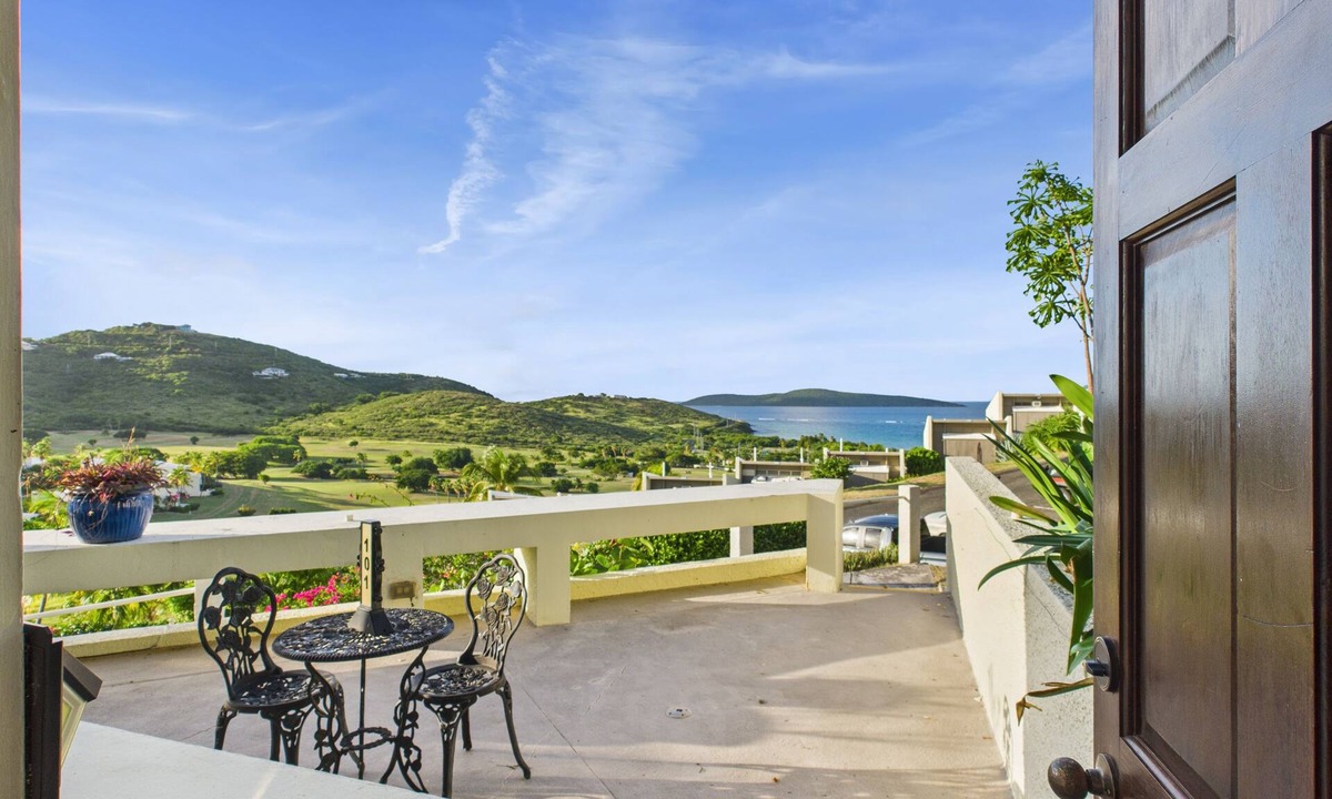 Estate Teague Bay Condo | Generator plus Beach, Pool, Golf, Tennis, Pickleball @ The Reef East End STX