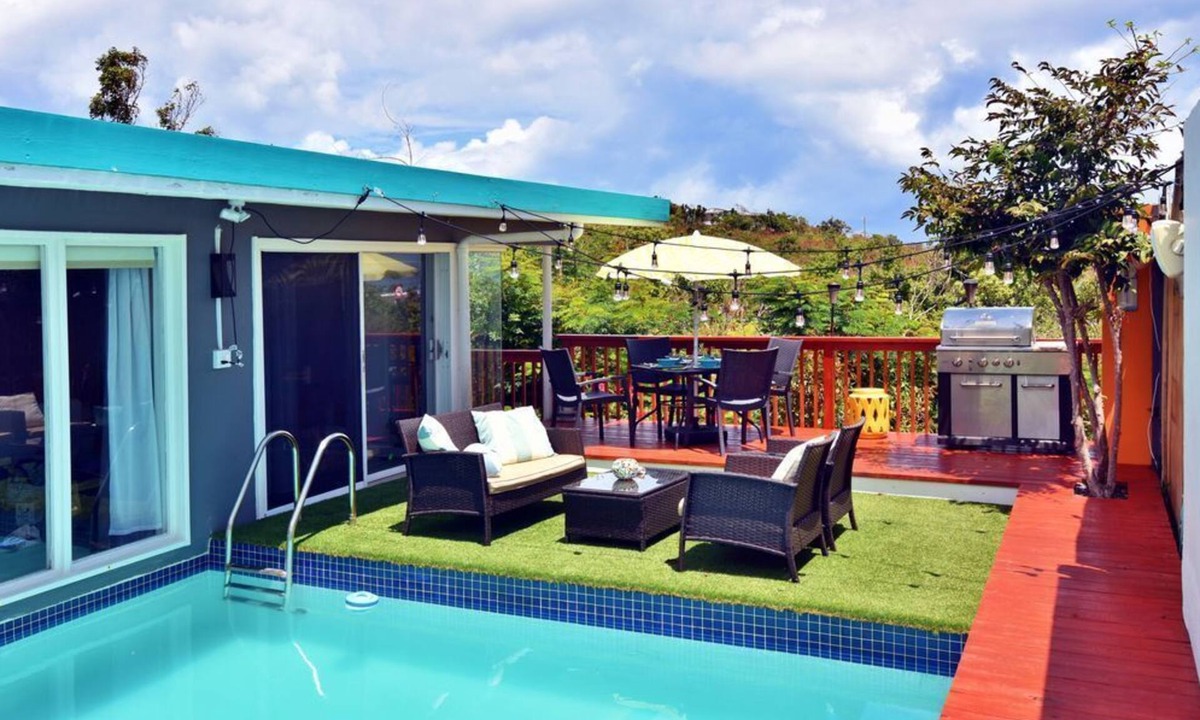 Red Hook Condo | Generator! Private Pool Villa - Sapphire Beach 5min walk & Washer/Dryer WiFi 6