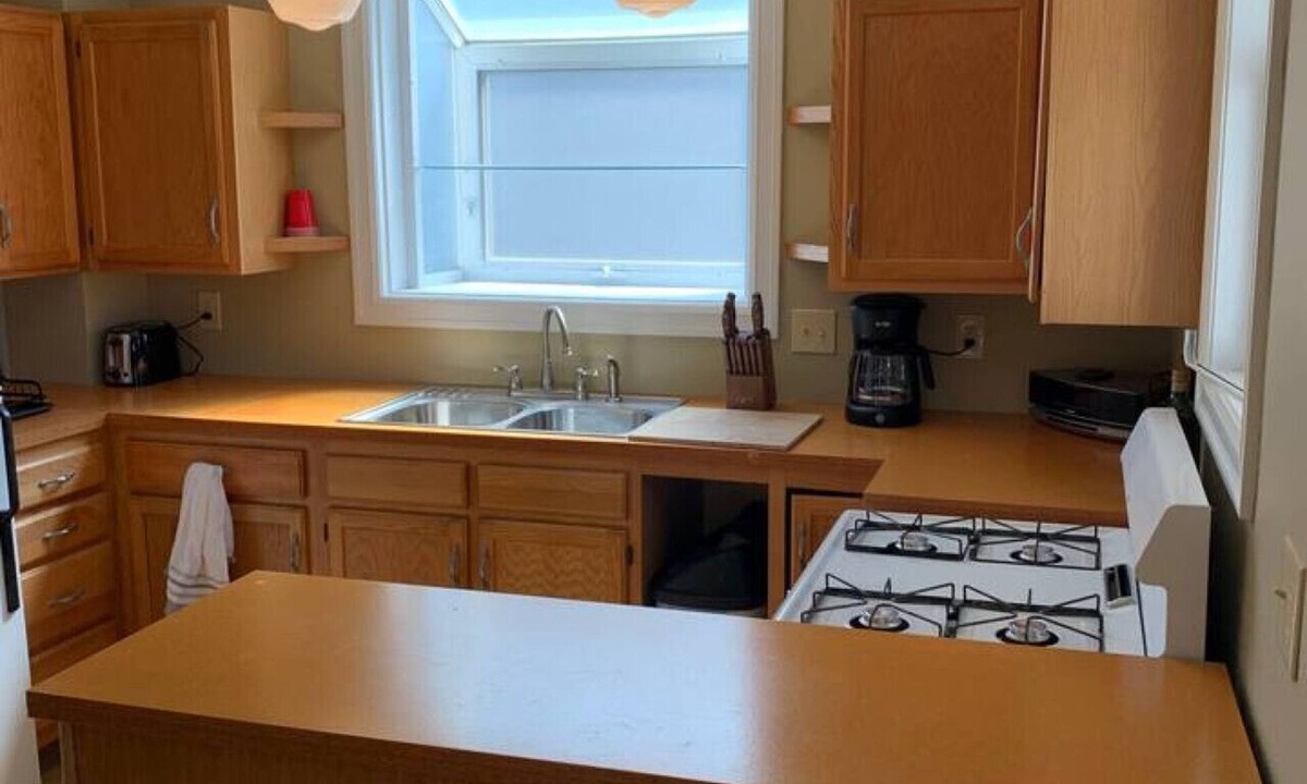 Western Gardens Apartment | Geneva Apartment near College 2 bedroom