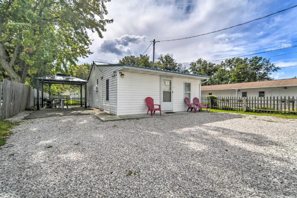Geneva-on-the-Lake House | Geneva-on-the-Lake Cottage w/Patio: Walk to Shore