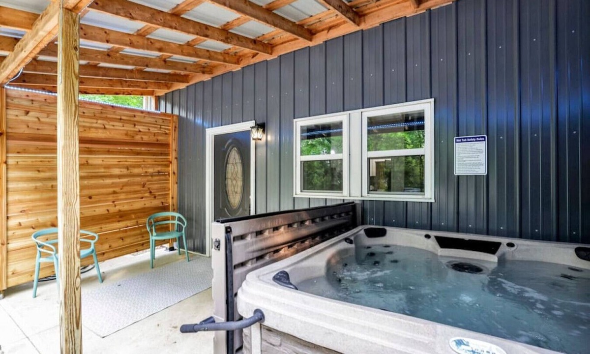 Lancaster Cabin | Gentle Breeze Cabins: The Silver Birch