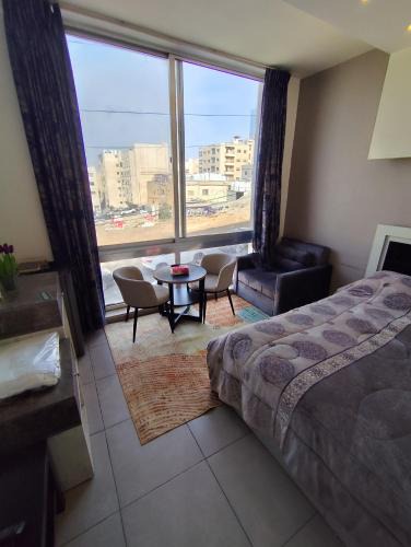 Al Swaifyeh Apartment | Gentle Breeze Studio 2