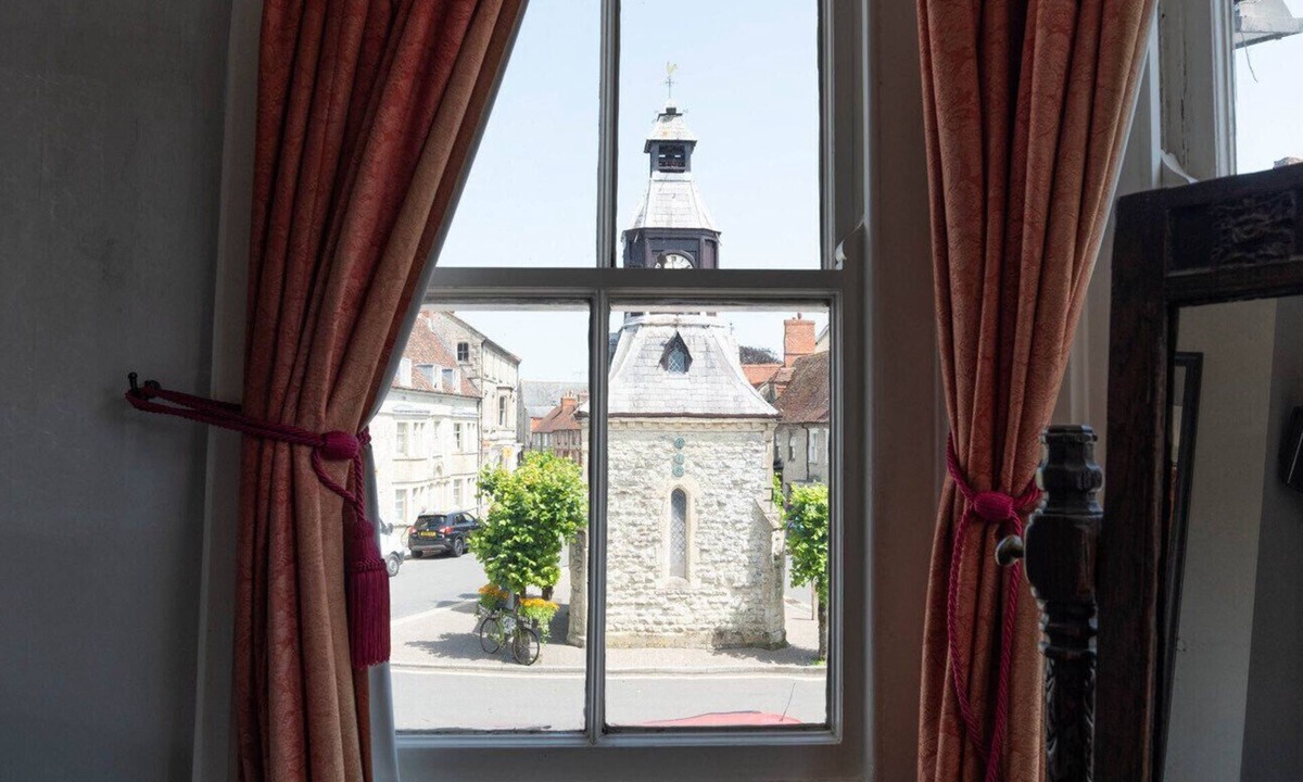 Mere Hotel | George Inn, Mere
