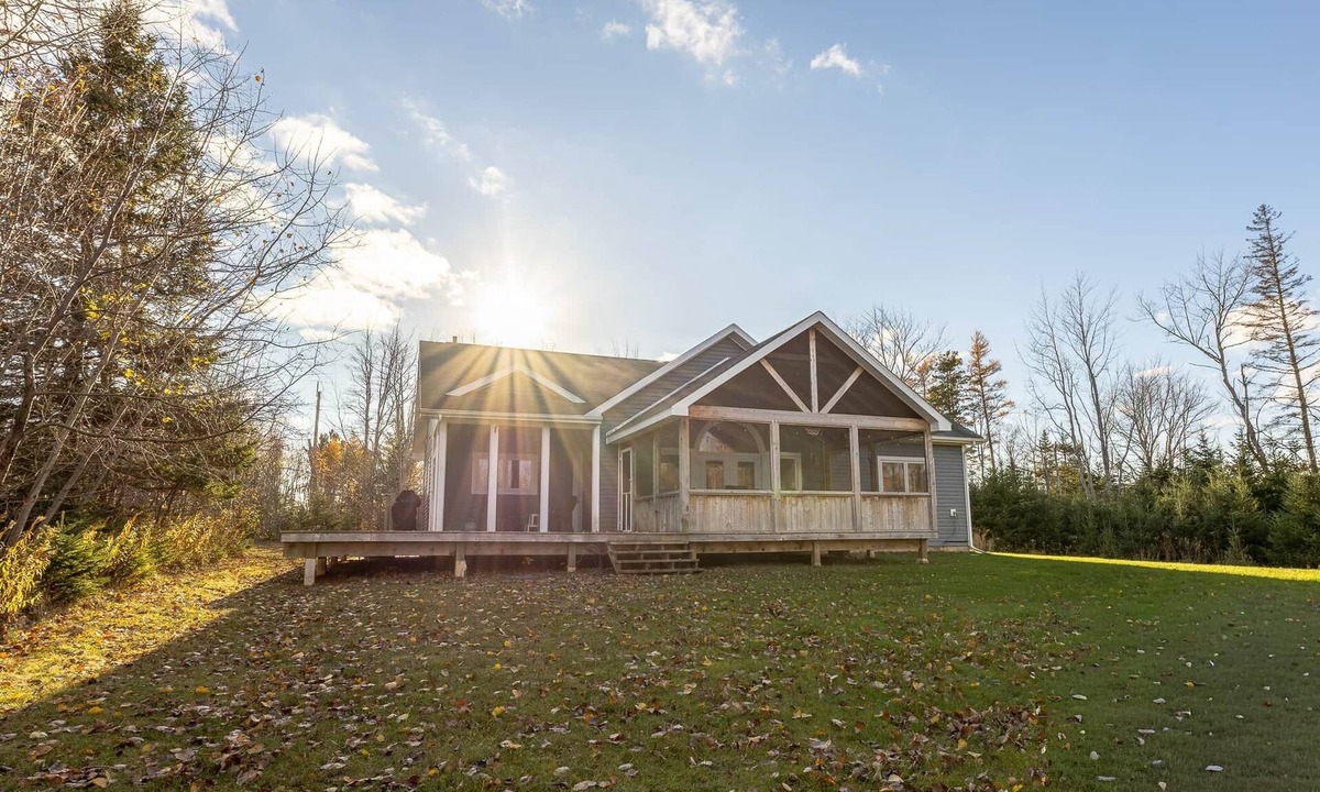 Georgetown House | Georgetown Oasis—4-Bedroom Family Retreat with Bunks, Golf & Beach Minutes Away