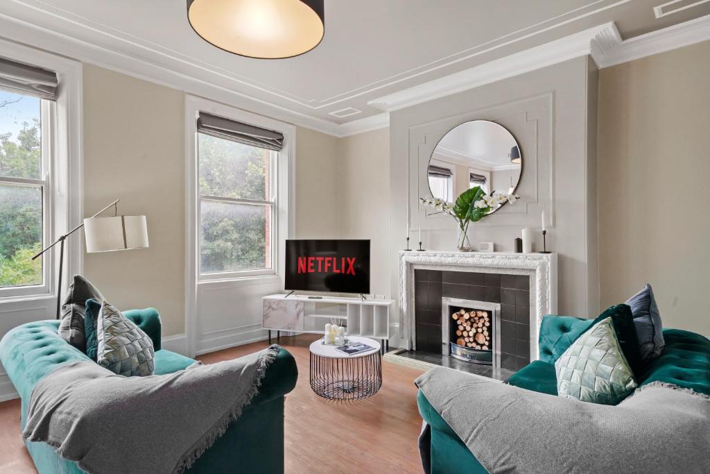 Wakefield Apartment | Georgian Apartment In Yorkshire - Parking