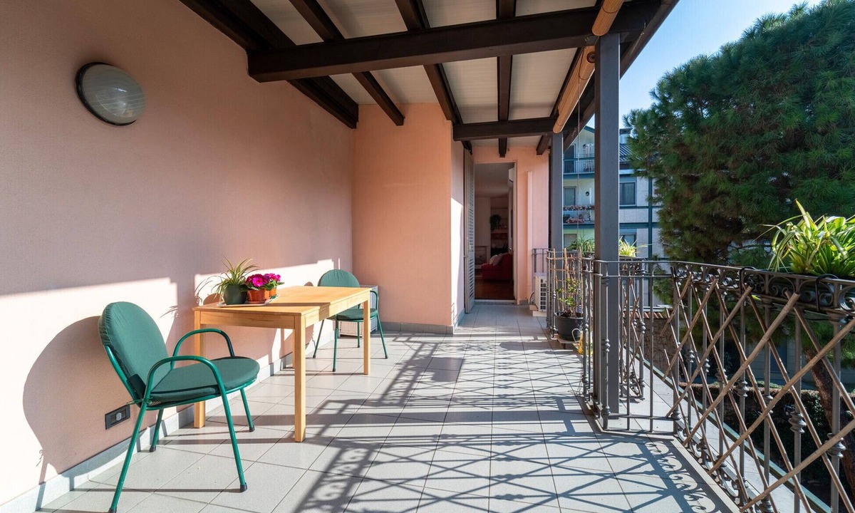 Como Apartment | Gerbett Apartment with Terrace by Wonderful Italy