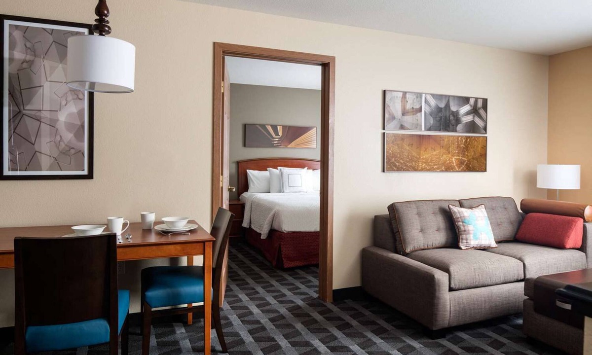 Renton Hotel | Get Ready for a Blissful Getaway! Near Gene Coulon Memorial Beach Park