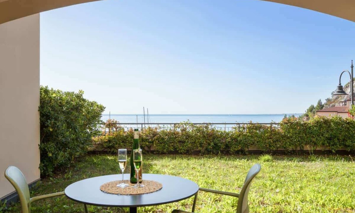 Portopiccolo Apartment | Giardino Fiorito - Portopiccolo Apartments