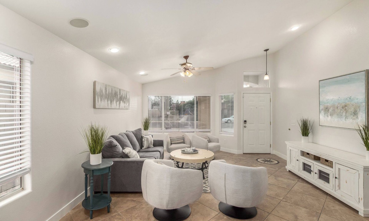 Gilbert House | Gilbert Modern Luxury - Private Pool Oasis