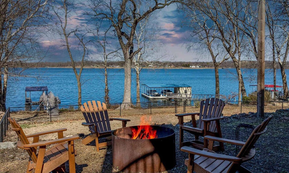 Grove House | Gilead Grand Lakefront Family Retreat!