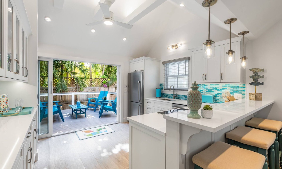 Key West Historic District House | GILLEY'S PLACE ~ Fully Renovated 1 Bedroom, 1 Bath Cottage in Old Town!