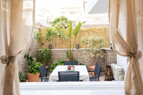 Galatas Apartment | Giotas House