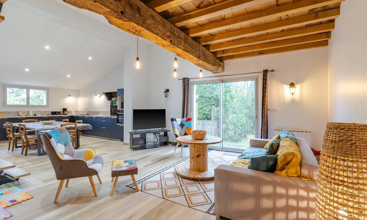 Les Salles-De-Castillon House | Gîte de Lamour – Charm, Private Garden and Welcoming Stay in the Heart of Saint-Émilion