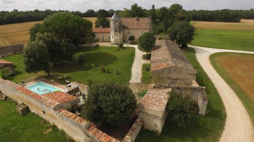 Avy House | Gite du Château de Pernan