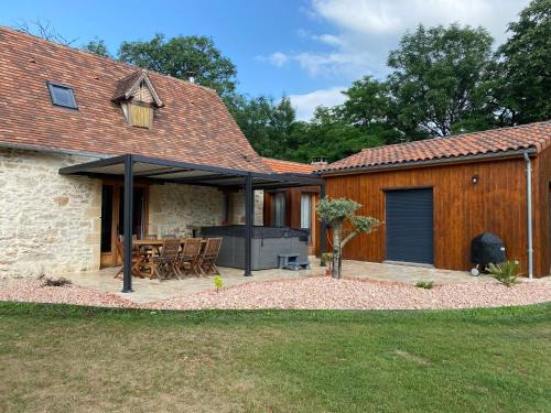 Assier House | Gite Du Mas De Bède