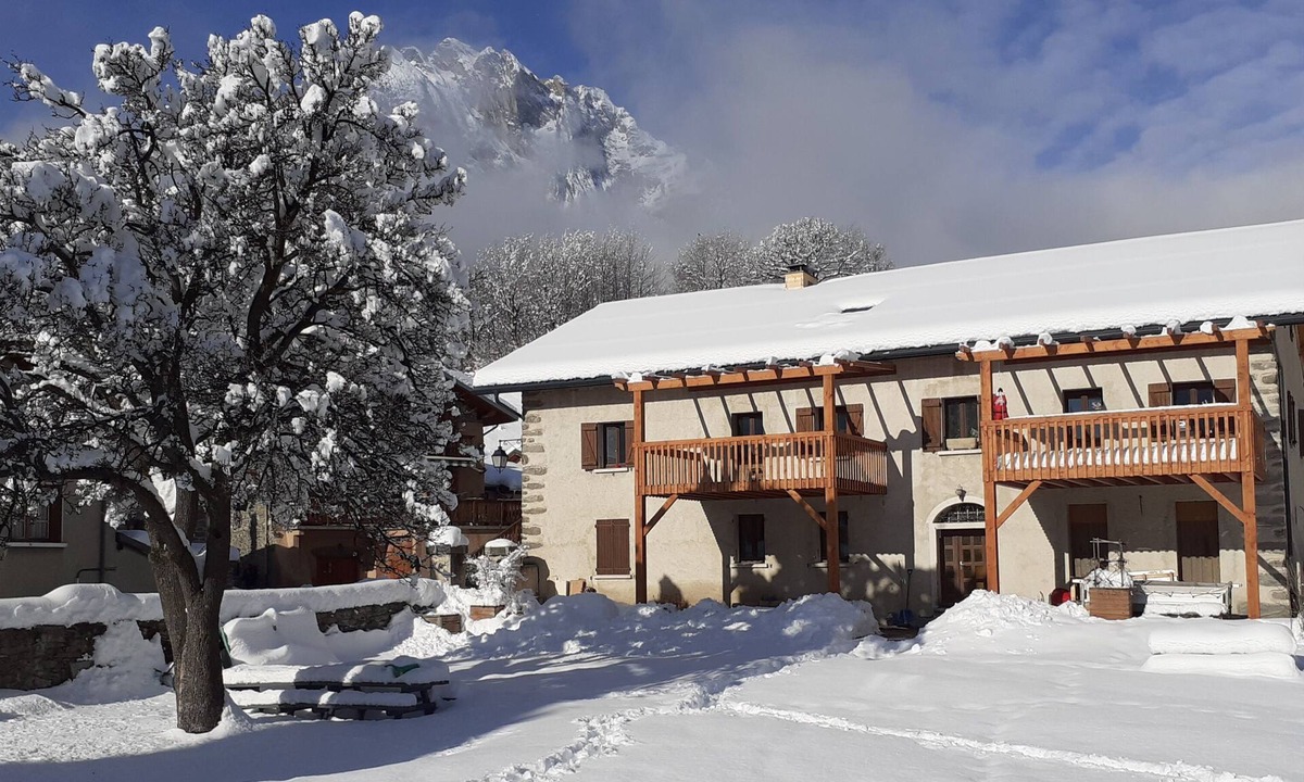 Saint-Michel-de-Maurienne House | Gite au Calme Avec vue sur les Montagnes