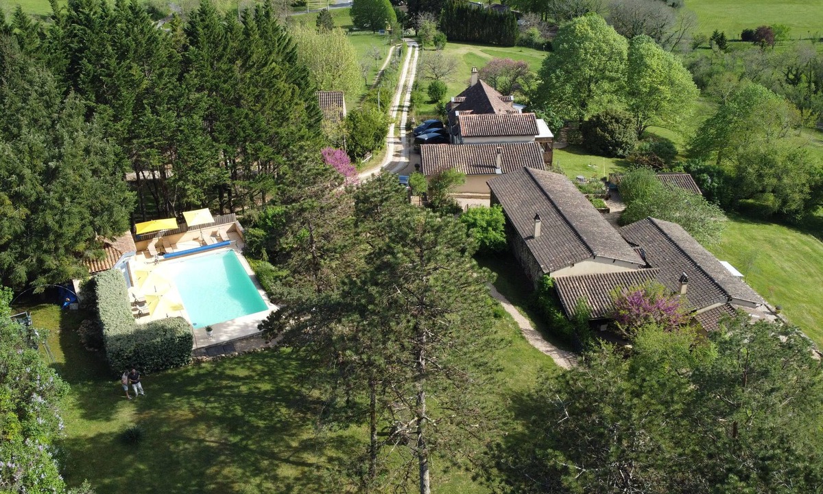 Sainte-Alvere Cottage | Gite Le Monde, spacious luxery 4 Personsgite in Sainte Alvere, shared pool