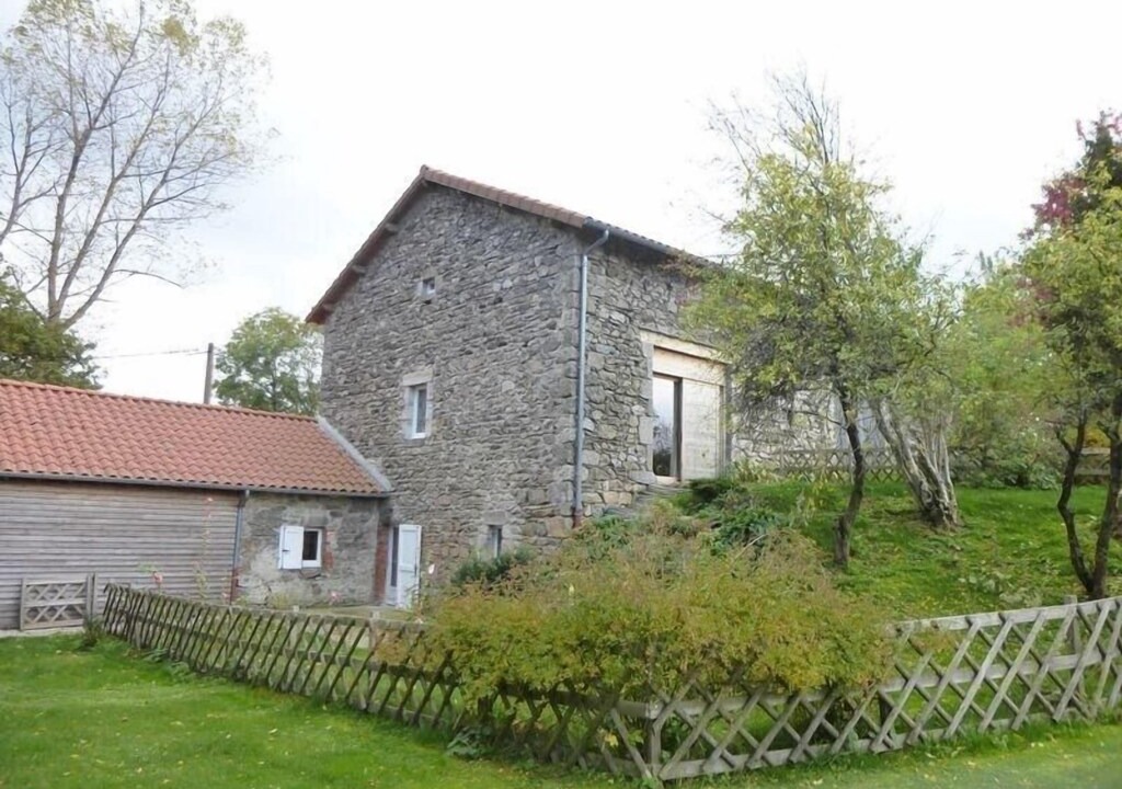 Jullianges House | Gite Jullianges, 2 bedrooms, 6 persons
