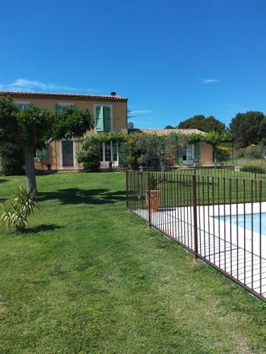 Mouries House | Gite La RESTANCO
