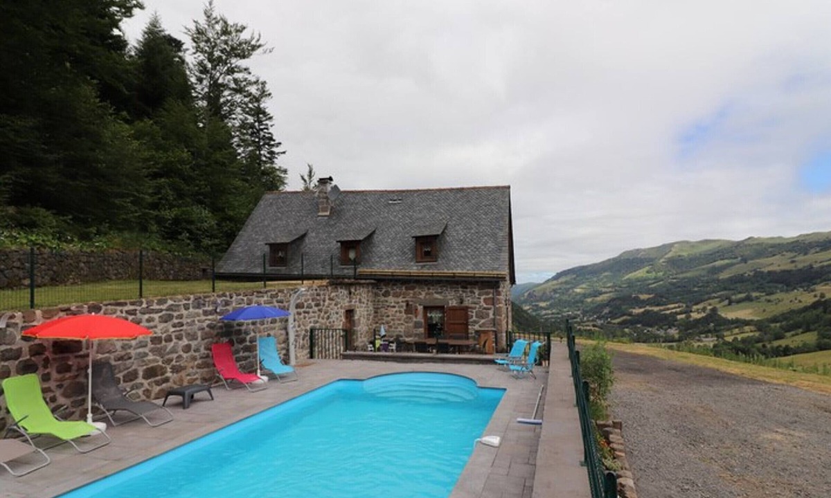 Le Falgoux Cottage | Gite Le Falgoux, 2 bedrooms, 5 persons