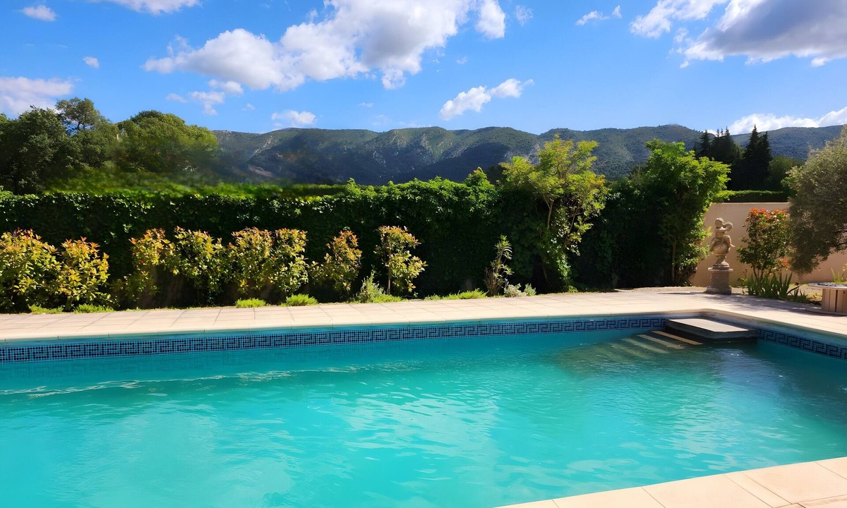 Oppede House | Gîte Le Roma with Shared Pool, Wi-Fi, and Air Conditioning in Oppède