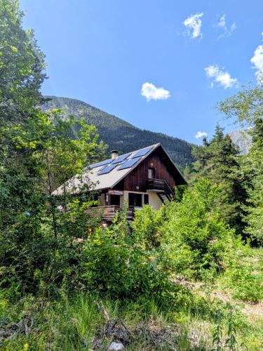 Chateauroux-les-Alpes Hostel | Gite les pinées