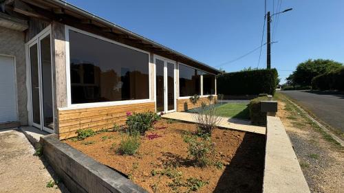 Saint-Robert House | Gite Les Pivoines