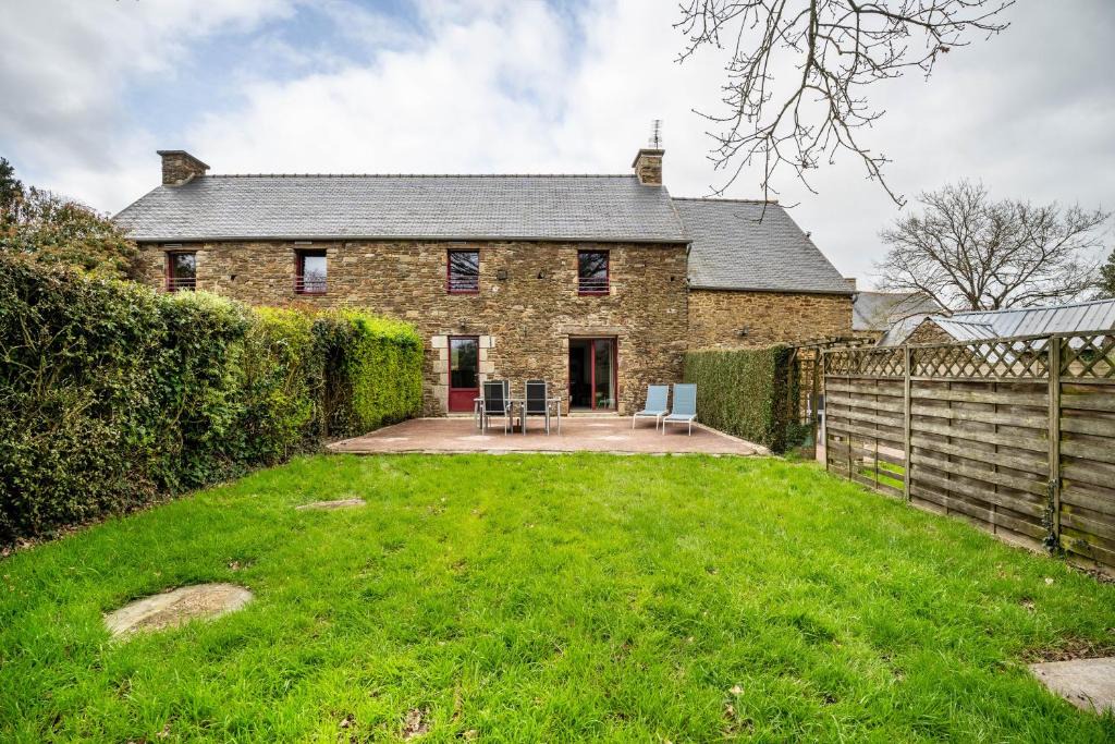 Lanvallay House | Gite Palombe
