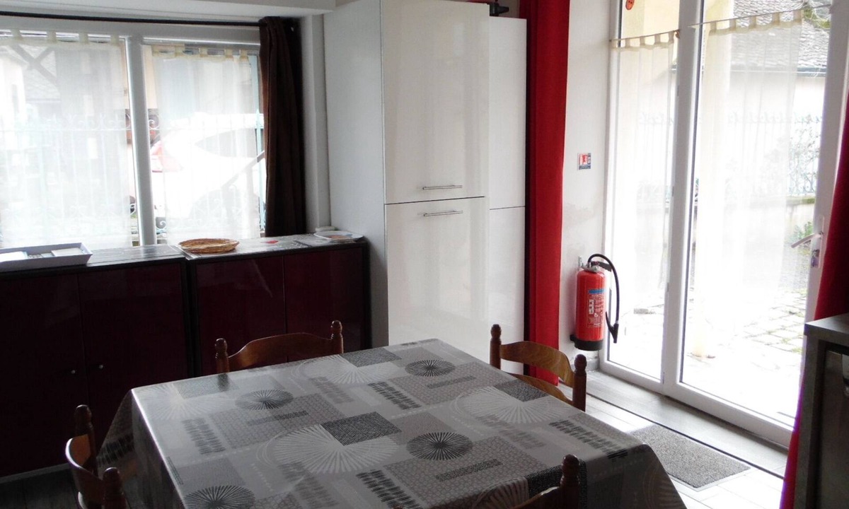 Aveze Apartment | Gîte Sancy, ground floor apartment in bucolic village. Pets allowed