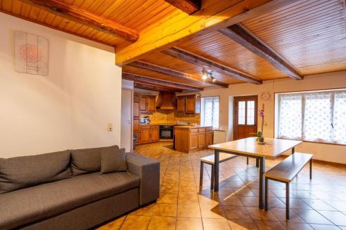 La Tour-dʼAuvergne House | Gite Tikilou 6 Pers proche montagne