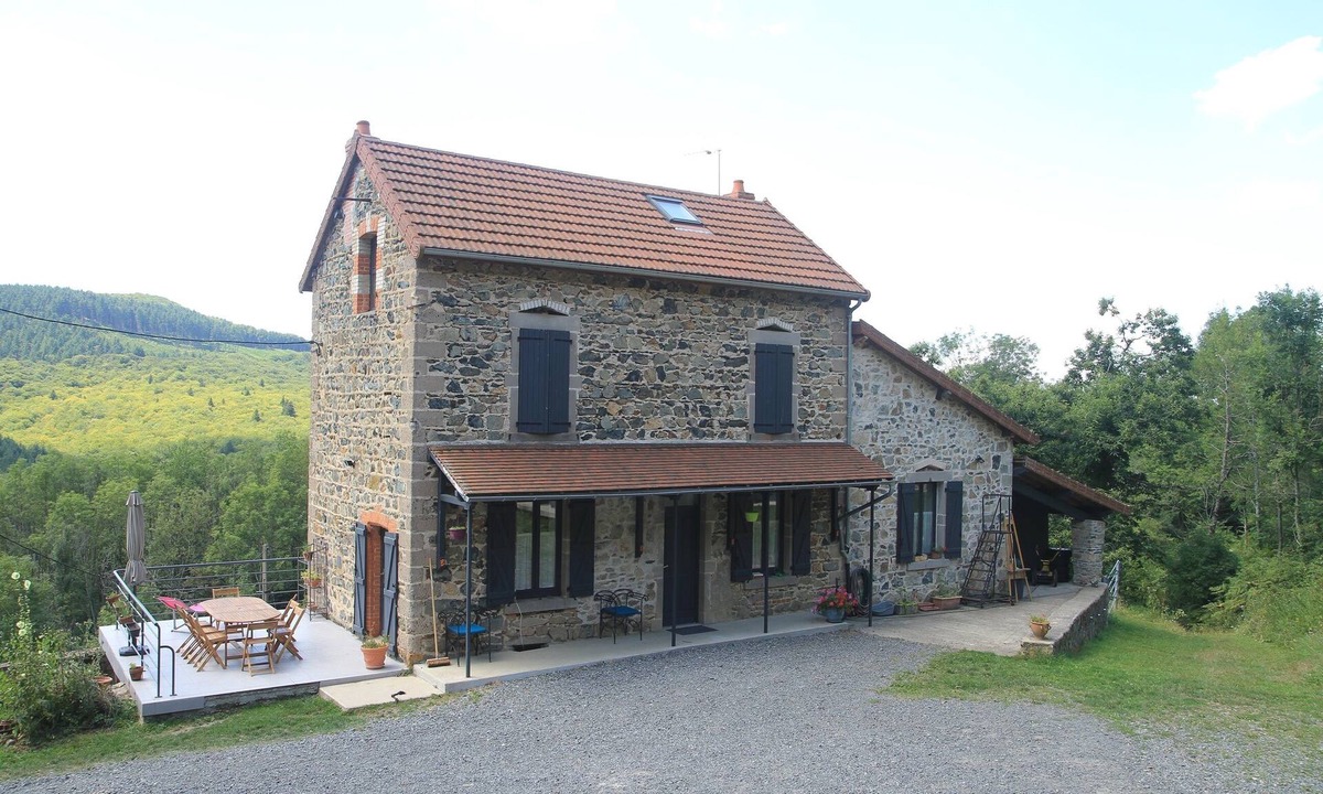 Lavoine House | Gîte Via Nova - 13 pers. Peacefulness and nature in Lavoine, France