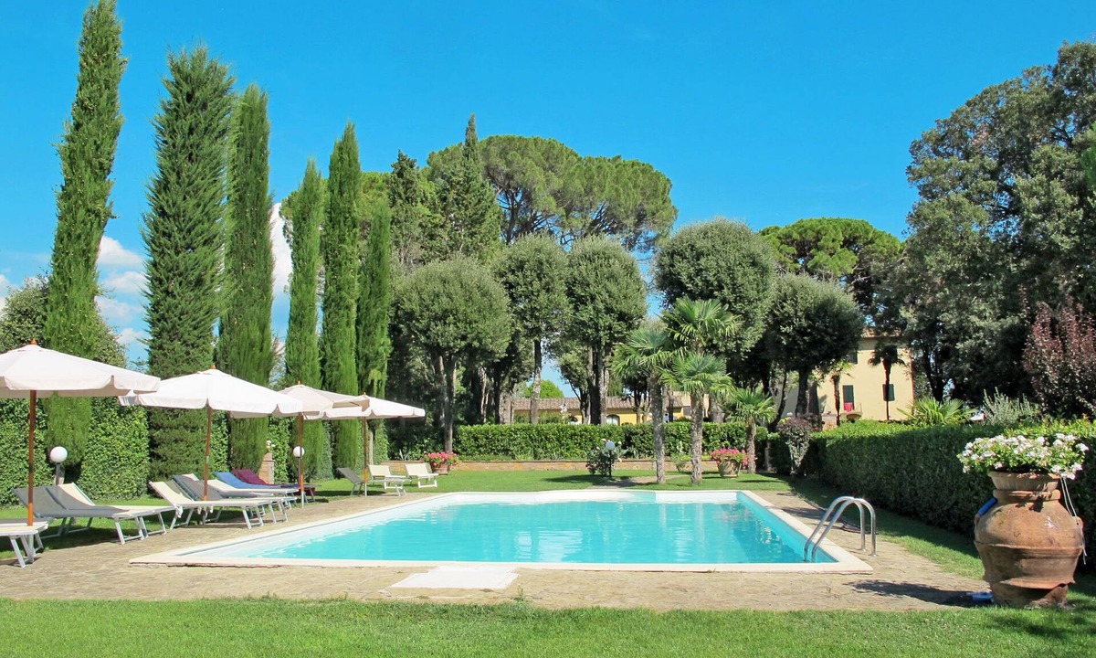 Poggibonsi Apartment | Giuggiolo - Giuggiolo 5 by Interhome