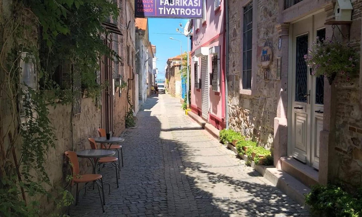 Ayvalik City Center House | Gizemli Konak