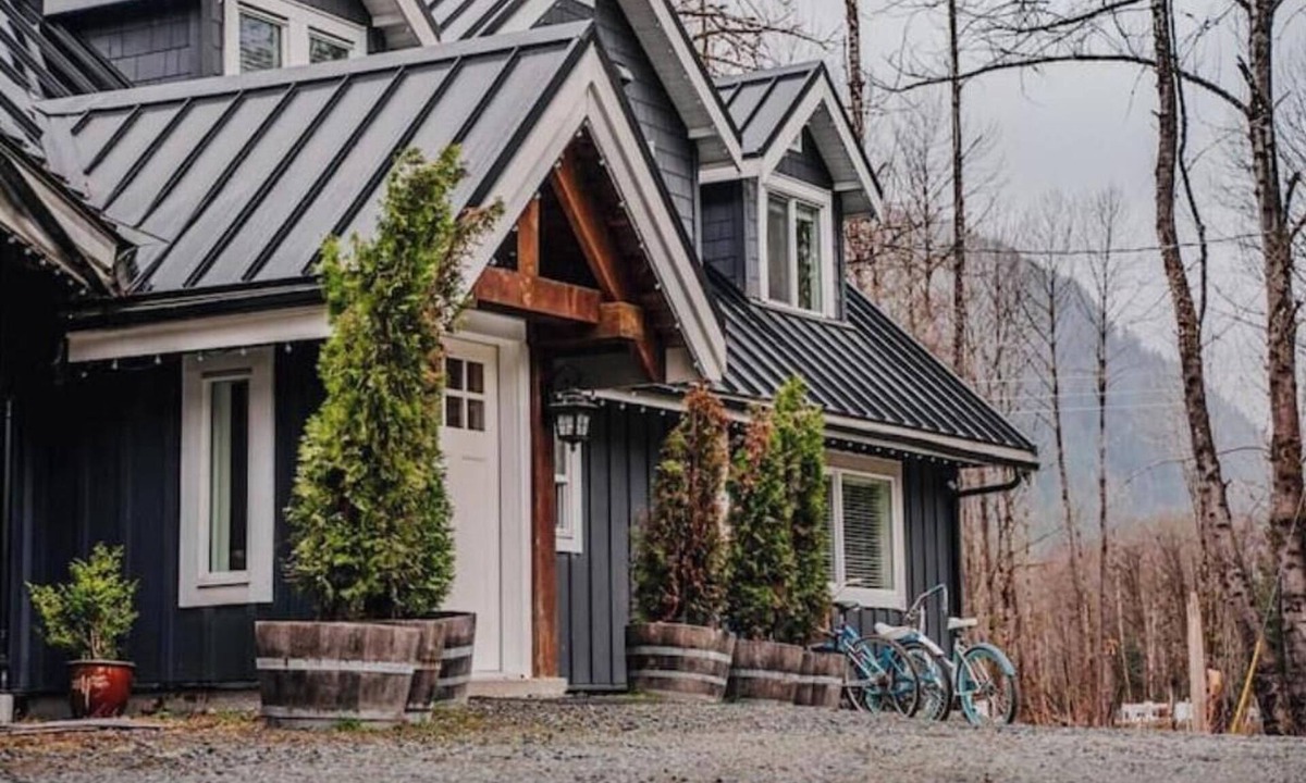 Upper Squamish House | Glacier Valley Farm 4 Bed