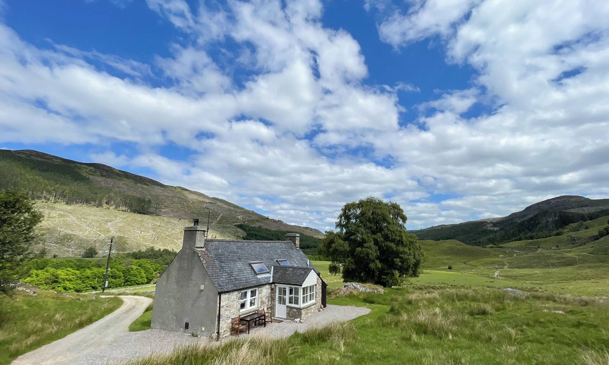 Kyleakin Cottage | Glacour Studio Cottage