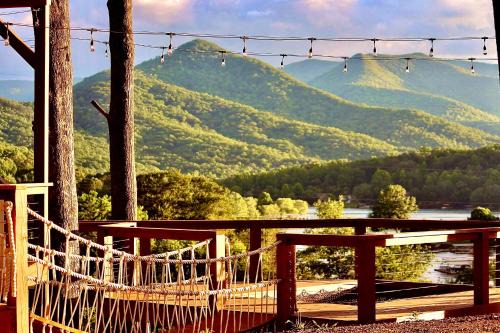 Hiawassee Villa | Glamping Container Treehouse by Hiawassee Glamping