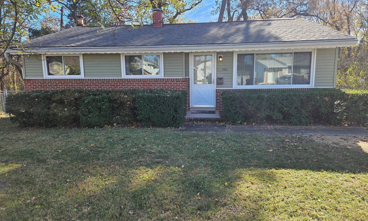 Glen Burnie House | Glen Burnie Hideaway - Pet friendly with easy access to multiple attractions.