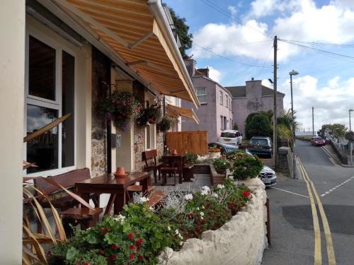 Goodwick Hotel | Glendower Hotel