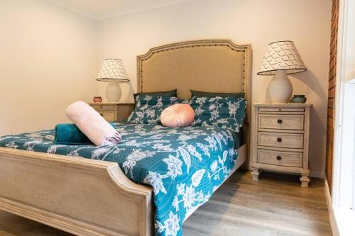 Upwey Apartment | Glenfern English Cottage, historic and elegant, individual Self-Contained Apartment plus breakfast