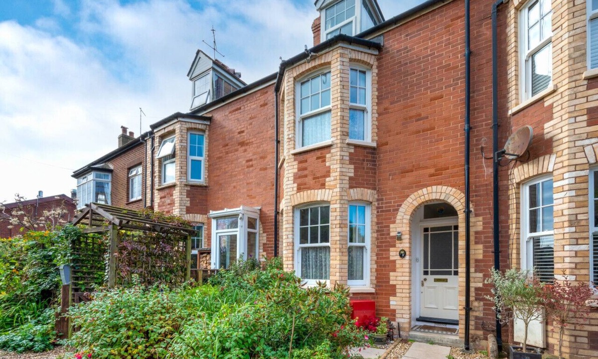 Sidmouth House | Glenisla - Three Bedroom House, Sleeps 6