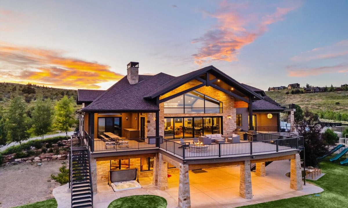 Fish Haven Cabin | Glenn Haven: Make your next family reunion, corporate retreat, or special event unforgettable.