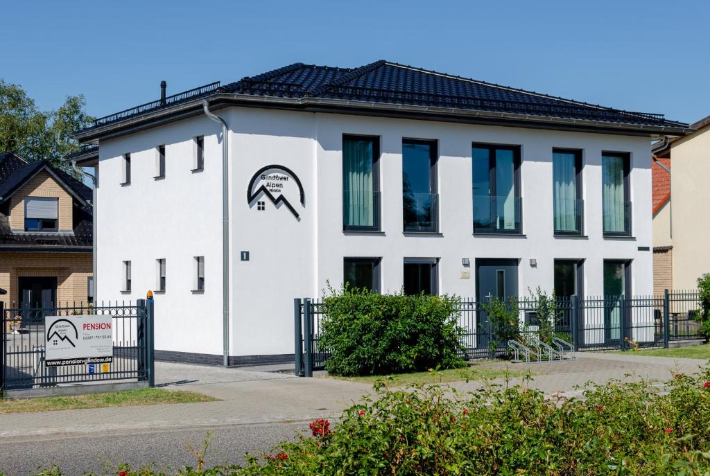 Werder House | Glindower Alpen Pension