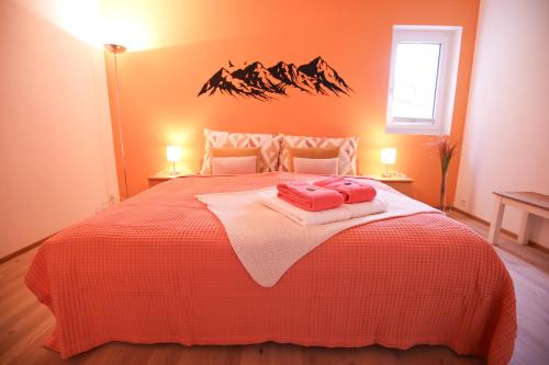 Mathon Apartment | Glisch a vita
