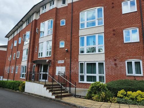Hatfield Apartment | global relocation 2 Bed Apt Near Hatfield Station Free Parking