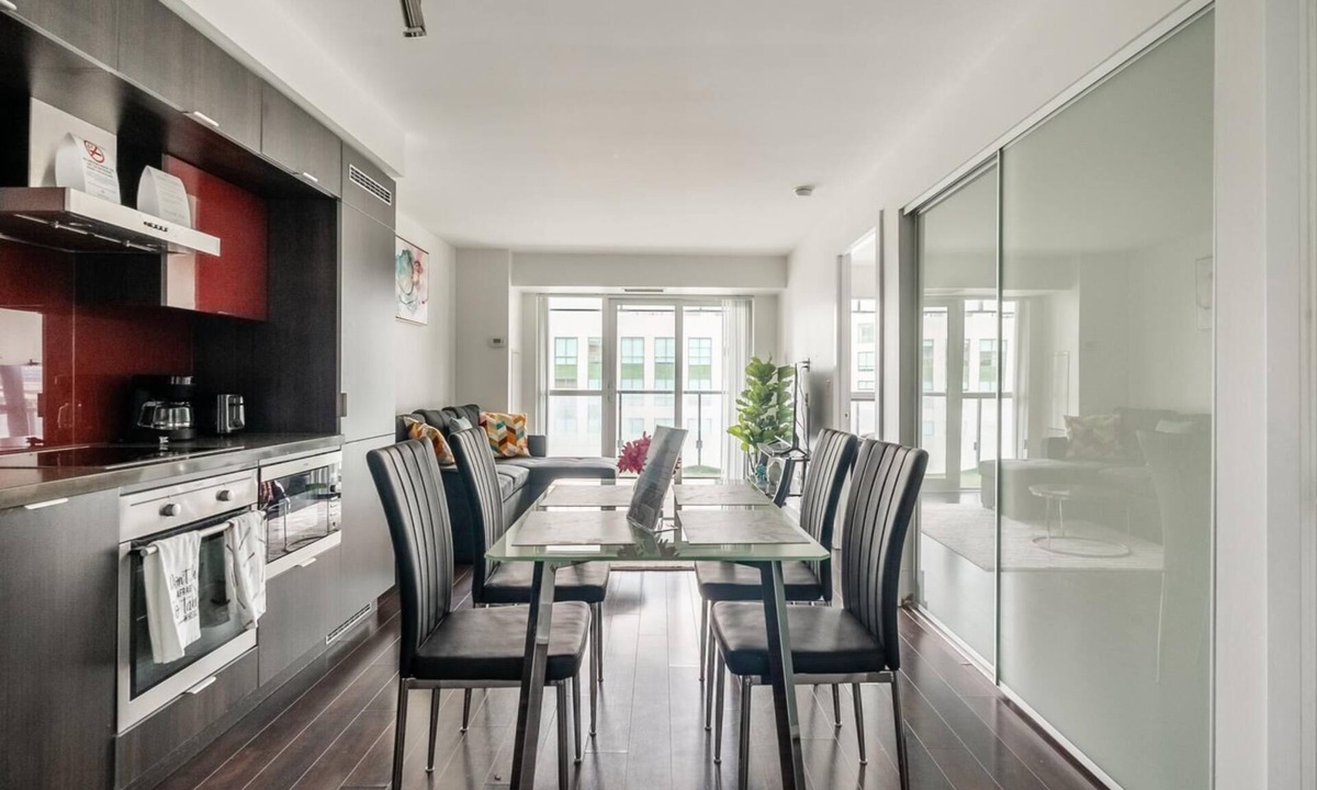 Toronto Entertainment District Condo | GLOBALSTAY. 1 bedroom & Den condo with balcony in DT Toronto
